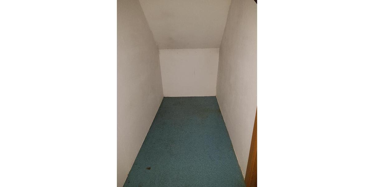 Dachgeschoßwohnung Lichtenstein (Sachsen) - 1 Zimmer, 32 m&sup2;, 163&euro; | Angebot:20444554