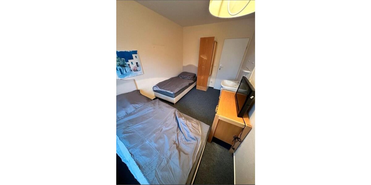 Wohnen auf Zeit Blomberg - 10 Zimmer, 20 m&sup2;, 15&euro; | Angebot:24398307