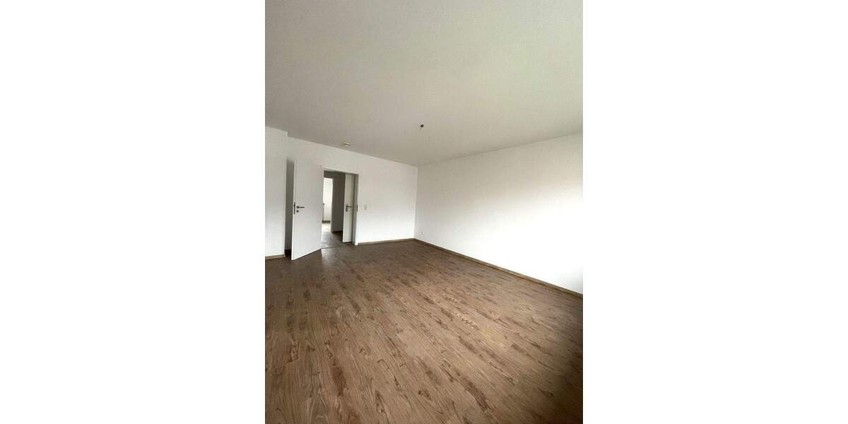 Etagenwohnung Eisenberg - 3 Zimmer, 74 m&sup2;, 690&euro; | Angebot:24909589