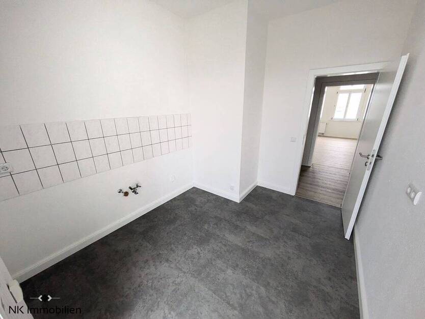 ++ wunderschöne, frisch sanierte 4-Raum Wohnung mit Balkon - ab sofort verfügbar ++