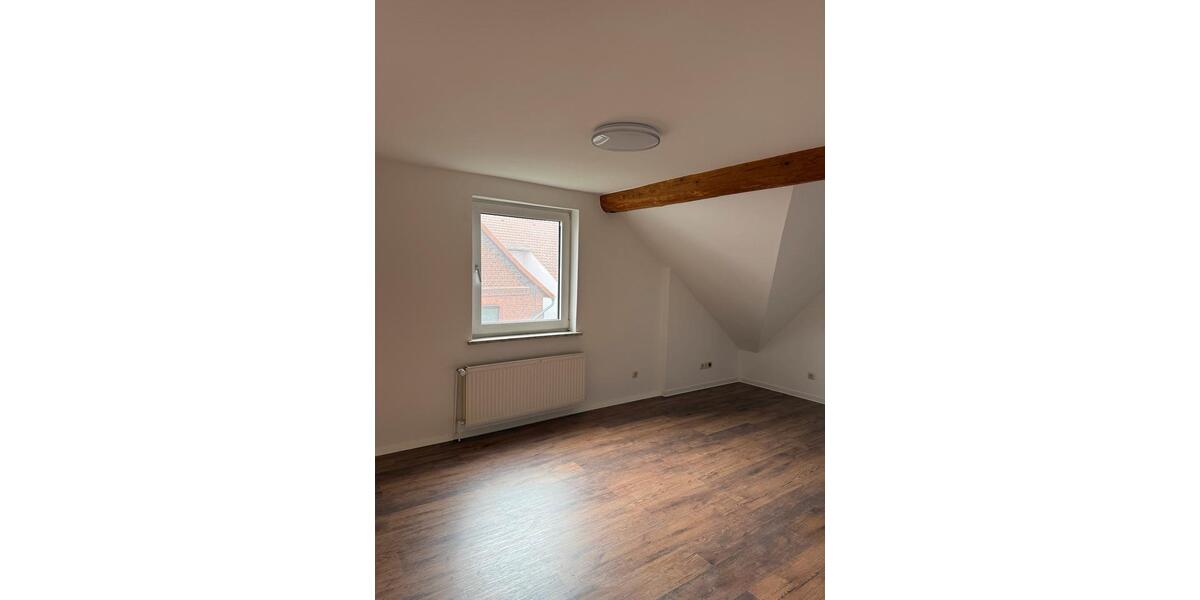 Dachgeschoßwohnung Lindhorst - 3.5 Zimmer, 102 m&sup2;, 850&euro; | Angebot:26582753