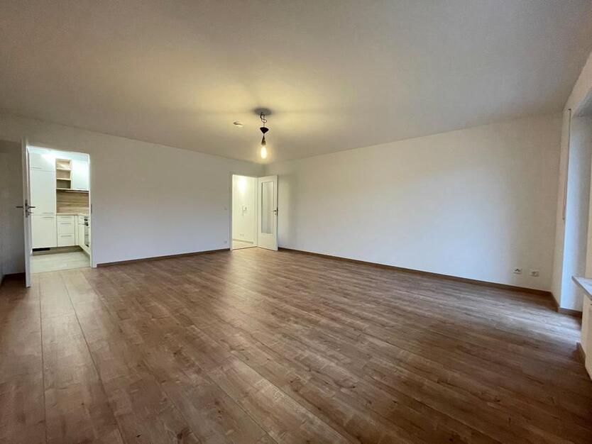 Großzügige 1-Zimmer-Wohnung mit viel Licht und Charme
