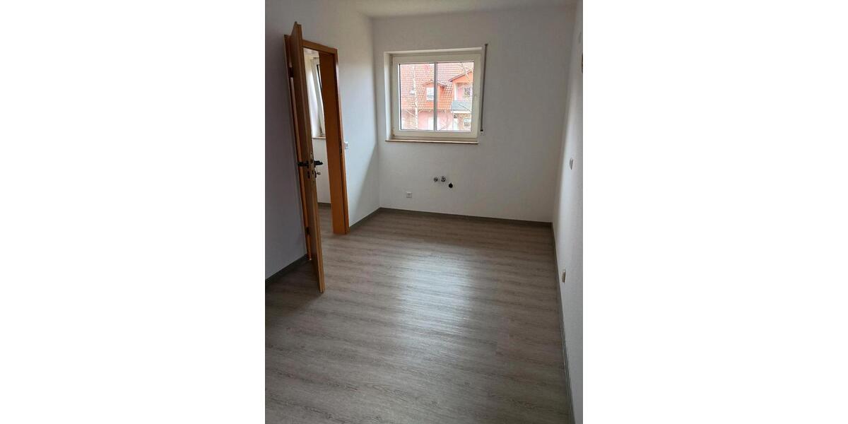 Etagenwohnung Hardheim - 3 Zimmer, 85 m&sup2;, 650&euro; | Angebot:26049570
