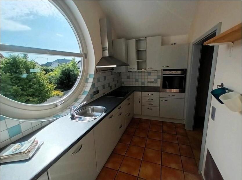 3-Zimmer & 92qm mit EBK & Fußbodenheizung in Bestlage zimmer