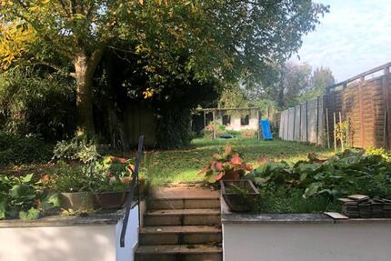 Souterrain-Wohnung mit Terrasse und Gartenblick in Lu-Oggersheim zimmer