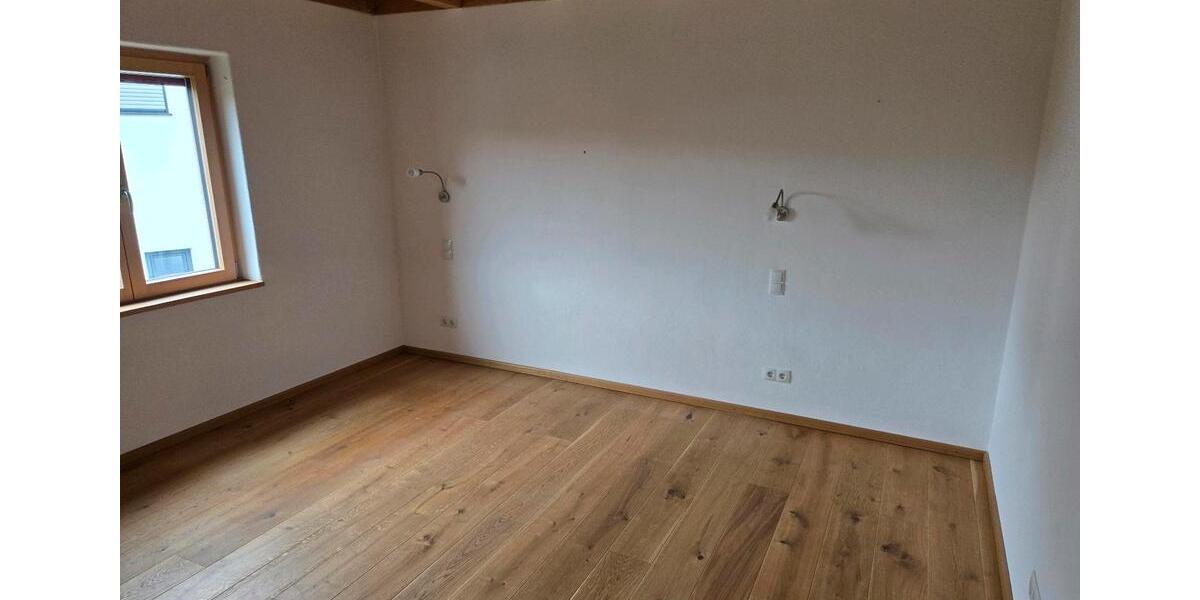 Etagenwohnung Salzweg - 3 Zimmer, 1.500&euro; | Angebot:23382285