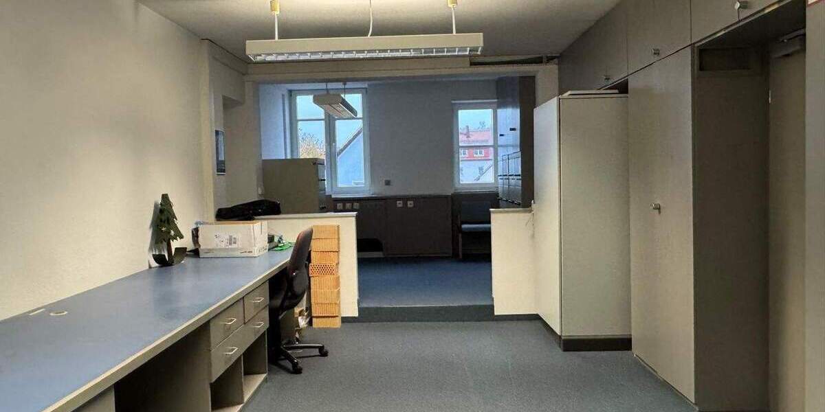 Gewerbeobjekt Bindlach - 8 Zimmer, 265 m&sup2;, 1.500&euro; | Angebot:25664523