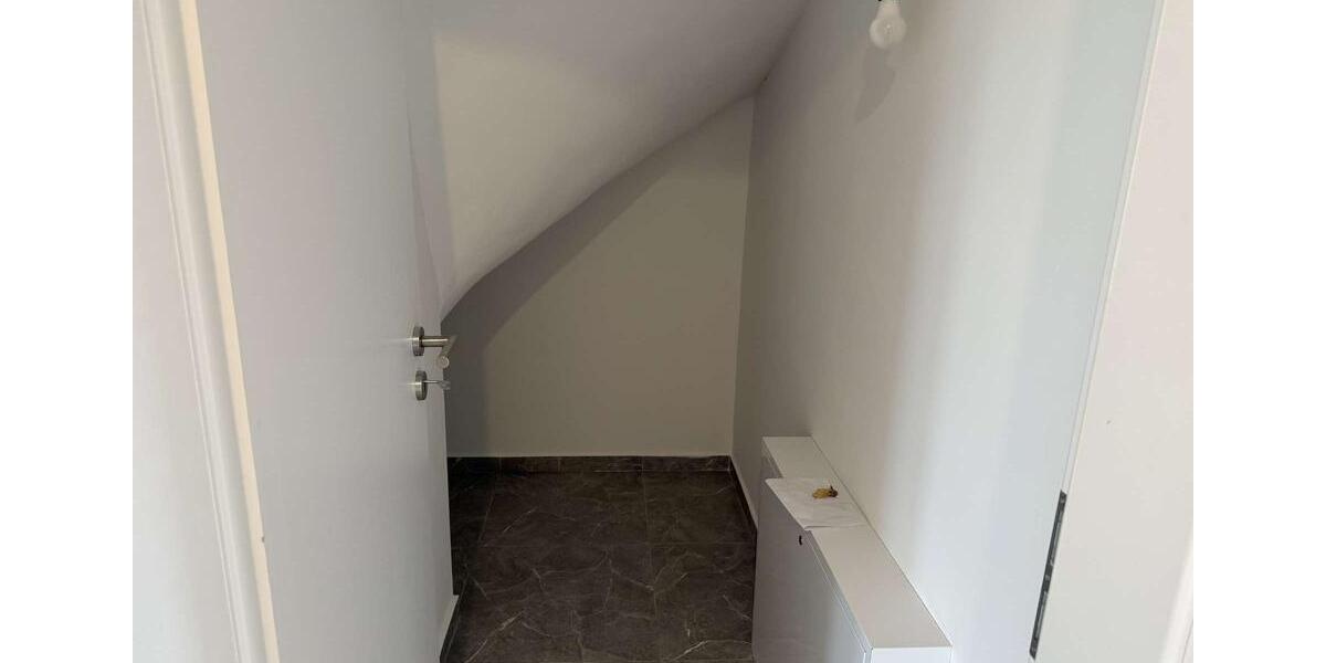 Doppelhaushälfte Uchte - 6 Zimmer, 178 m&sup2;, 1.400&euro; | Angebot:26255584