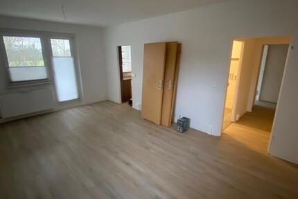 Wohnung Eisenhüttenstadt - 2.5 Zimmer, 55 m&sup2;, 635&euro; | Angebot:26617746