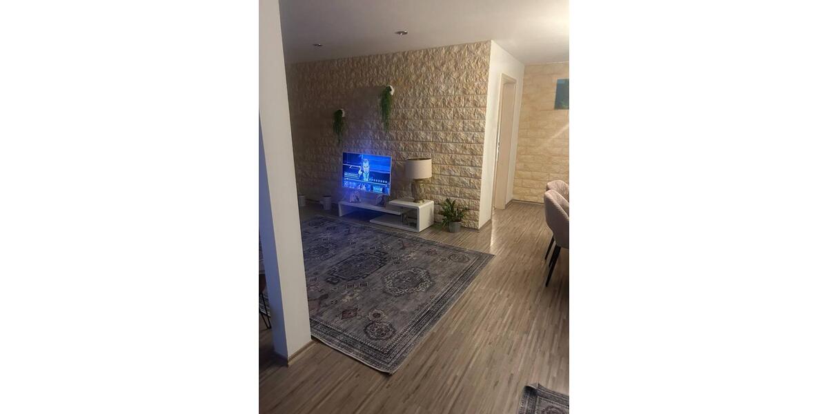 Dachgeschoßwohnung Bergheim - 3 Zimmer, 80 m&sup2;, 1.150&euro; | Angebot:25867953