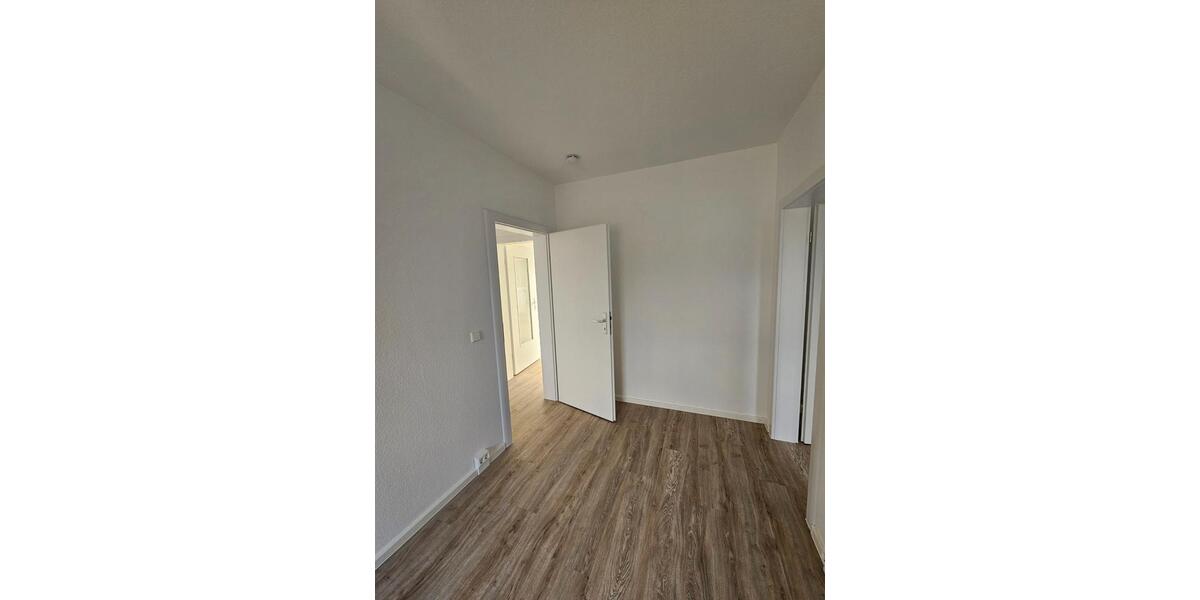 Etagenwohnung Eberswalde - 4 Zimmer, 72 m&sup2;, 680&euro; | Angebot:25855424
