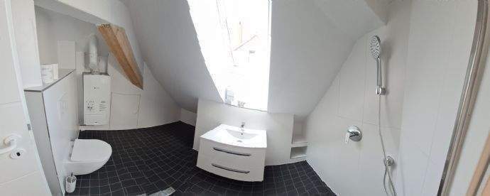 Etagenwohnung Wiesbaden Mainz-Kostheim - 4 Zimmer, 146 m&sup2;, 1.950&euro; | Angebot:26731641