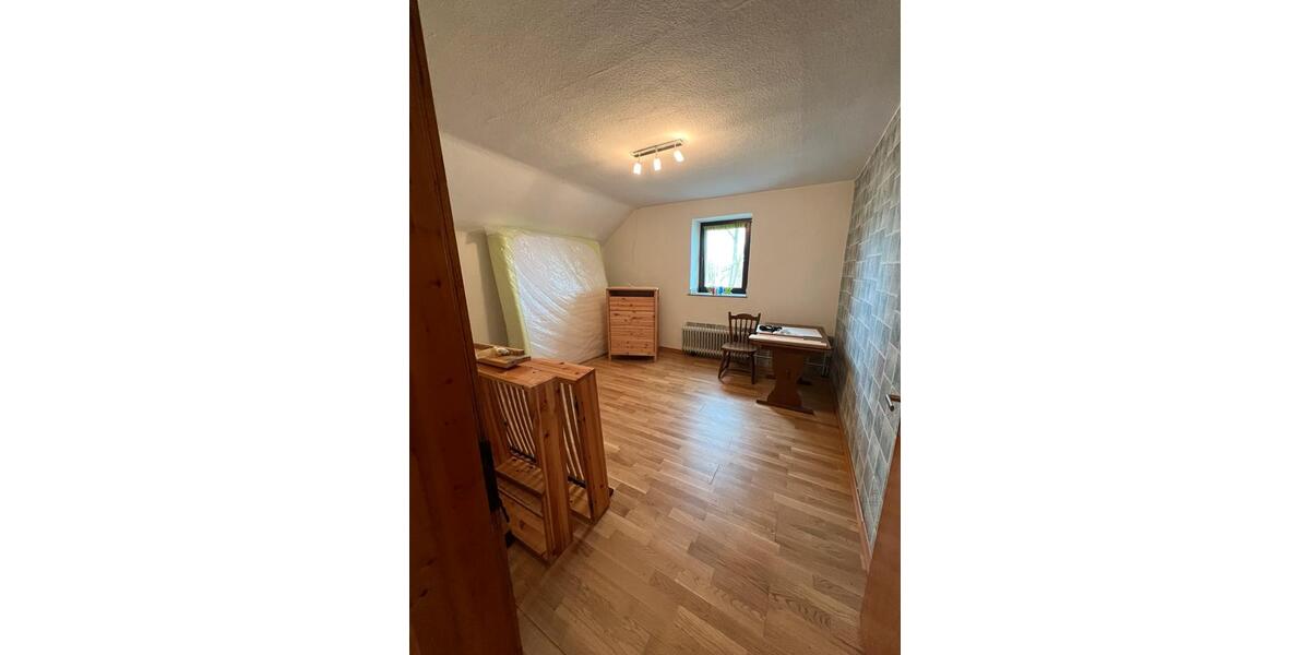 Erdgeschoßwohnung Dahlem - 6 Zimmer, 133 m&sup2;, 1.100&euro; | Angebot:24973720