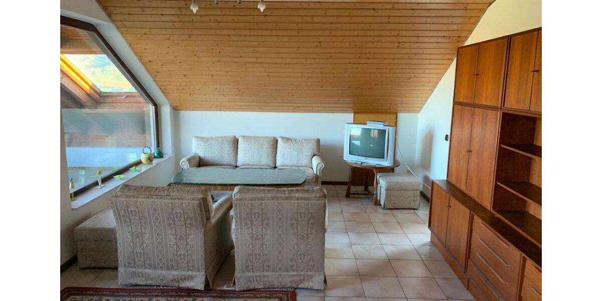 Helle ruhige 2 Zimmer Dachgeschoss-Wohnung mit großem Balkon 2 zimmer