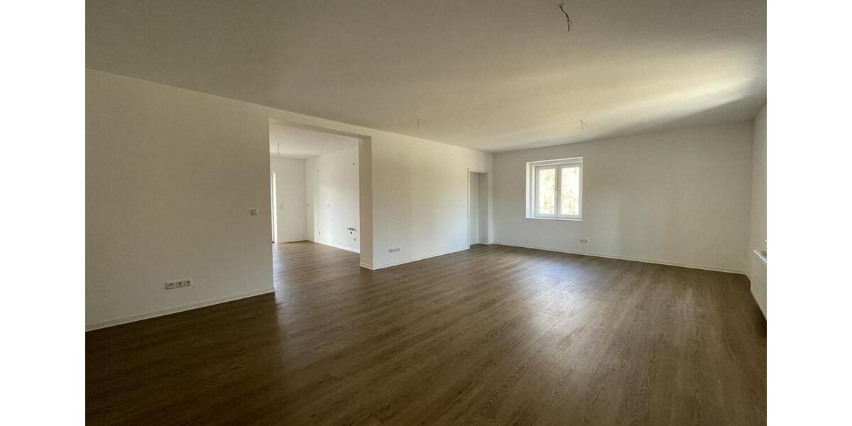 Etagenwohnung Ilmenau - 2 Zimmer, 77 m&sup2;, 735&euro; | Angebot:26007144