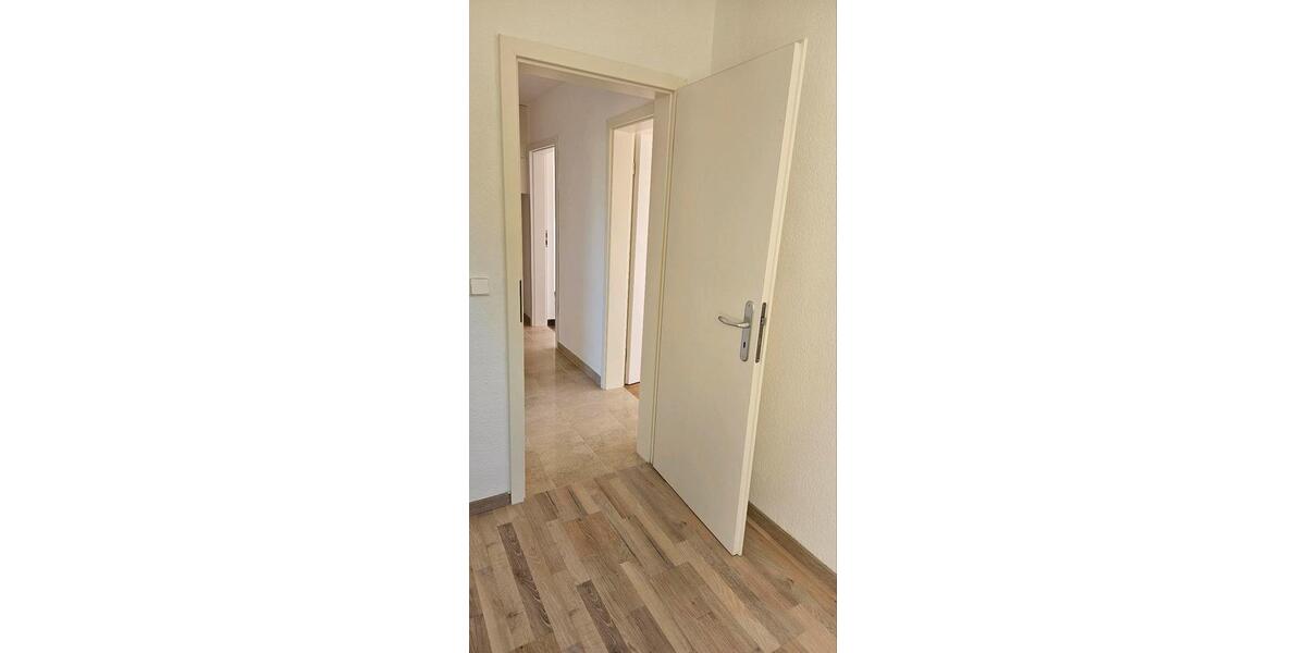 Erdgeschoßwohnung Döbeln - 3 Zimmer, 60 m&sup2;, 340&euro; | Angebot:26318094