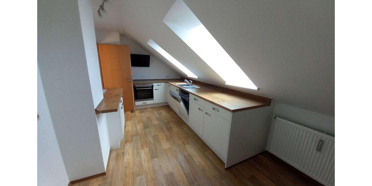 Dachgeschoßwohnung Rehau - 3 Zimmer, 65 m&sup2;, 400&euro; | Angebot:26253173