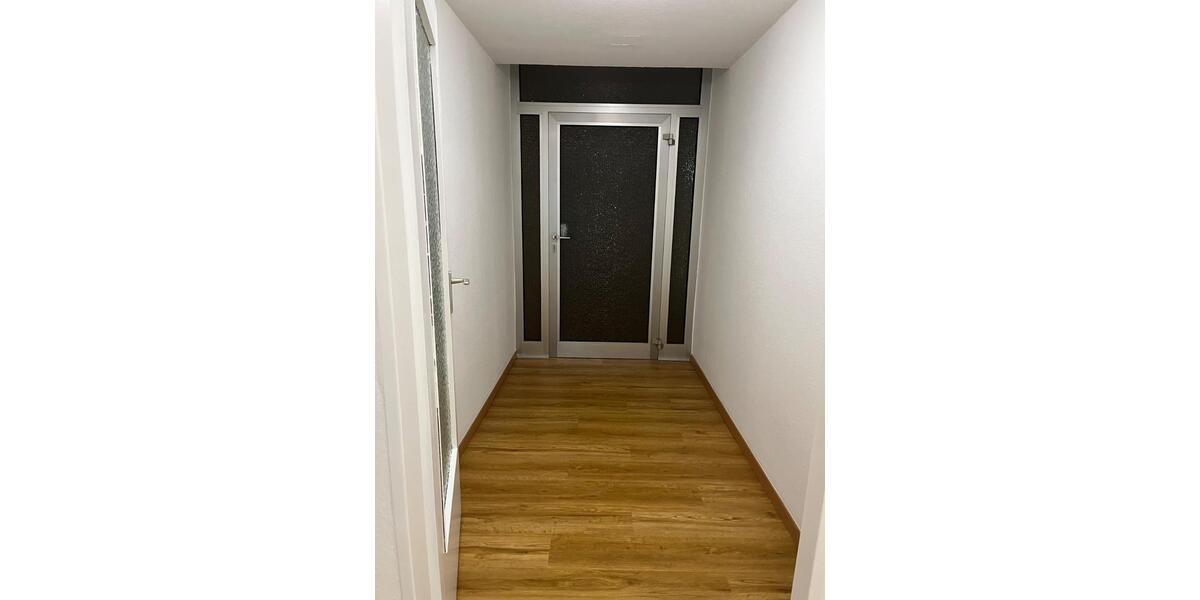 Etagenwohnung Wolfsburg - 2 Zimmer, 84 m&sup2;, 900&euro; | Angebot:26618676