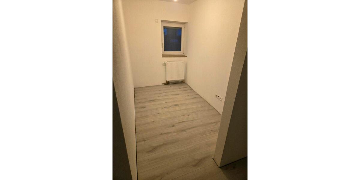 Erdgeschoßwohnung Lachen - 4 Zimmer, 70 m&sup2;, 850&euro; | Angebot:25395611
