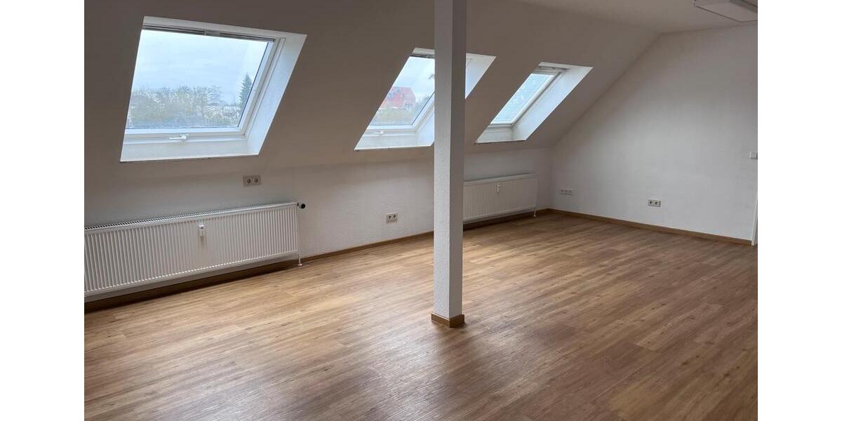 Dachgeschoßwohnung Lingen (Ems) - 2 Zimmer, 65 m&sup2;, 650&euro; | Angebot:26003927