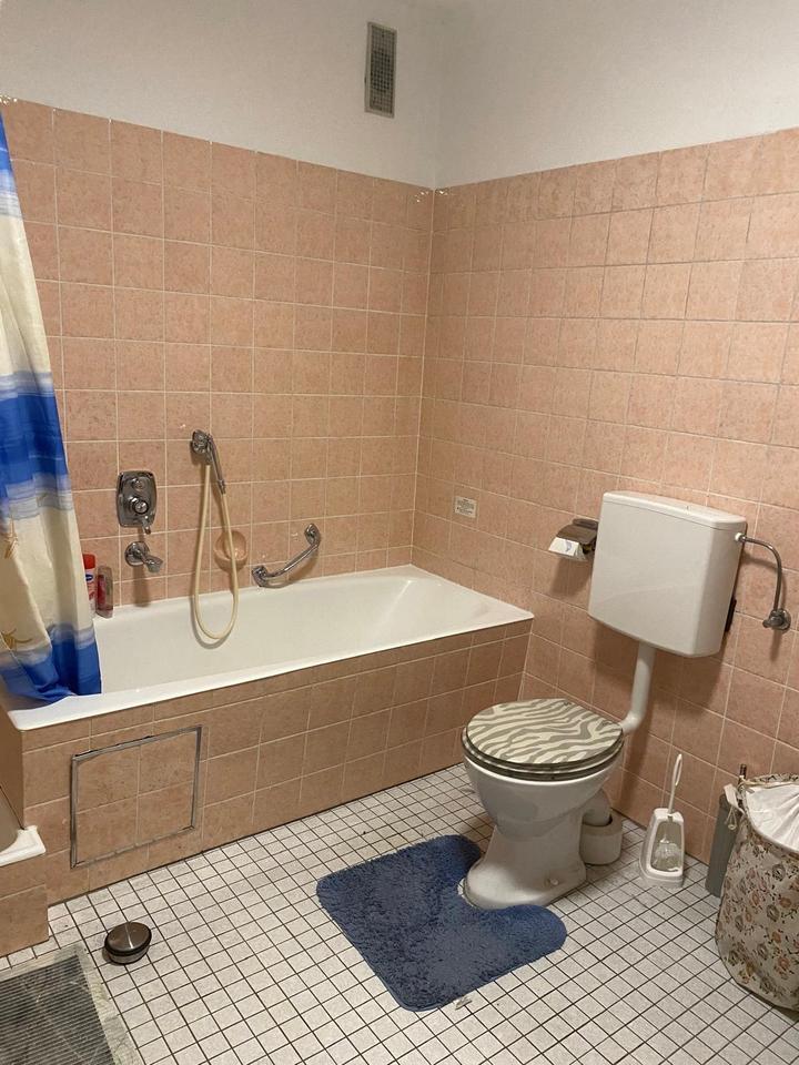 Zimmer zur Untermiete in gemütlicher Mädchen 2erWG Nähe Tübingen