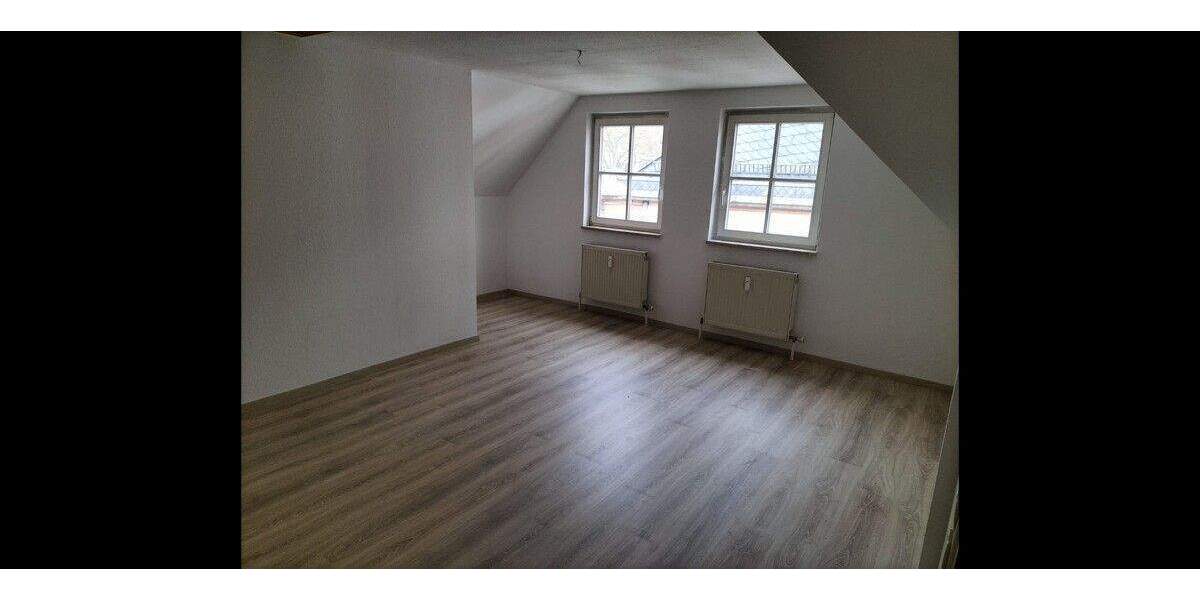 Etagenwohnung Crimmitschau - 3 Zimmer, 63 m&sup2;, 366&euro; | Angebot:26015298