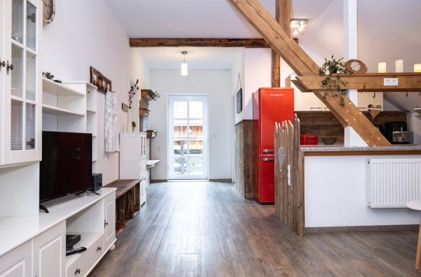 Wohnen auf Zeit Waldmünchen - 3 Zimmer, 100 m&sup2;, 25&euro; | Angebot:26048359