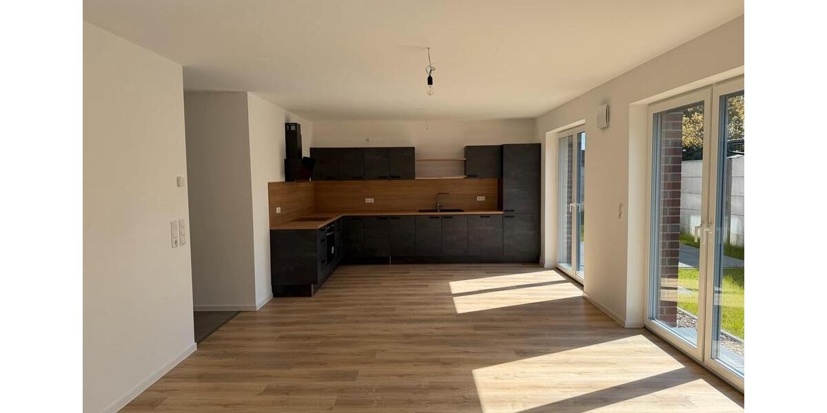 Erdgeschoßwohnung Schortens - 3 Zimmer, 95 m&sup2;, 1.150&euro; | Angebot:26300768