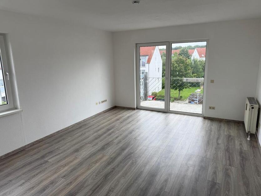 Auf Wunsch neue Einbauküche für Sie – sanierte BalkonWohnung zu sofort bezugsfertig
