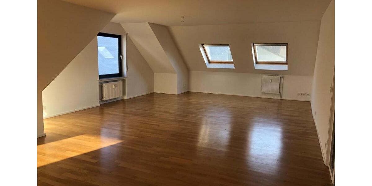 Dachgeschoßwohnung Hermeskeil - 3 Zimmer, 95 m&sup2;, 690&euro; | Angebot:25234826