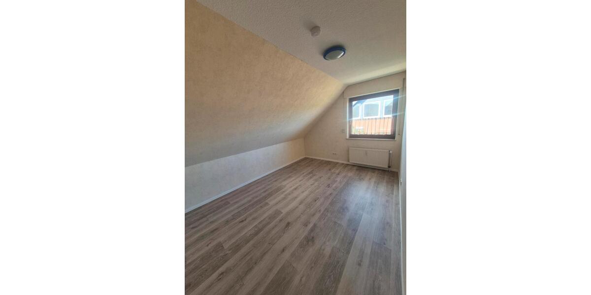 Dachgeschoßwohnung Coppenbrügge - 3 Zimmer, 80 m&sup2;, 600&euro; | Angebot:26587375