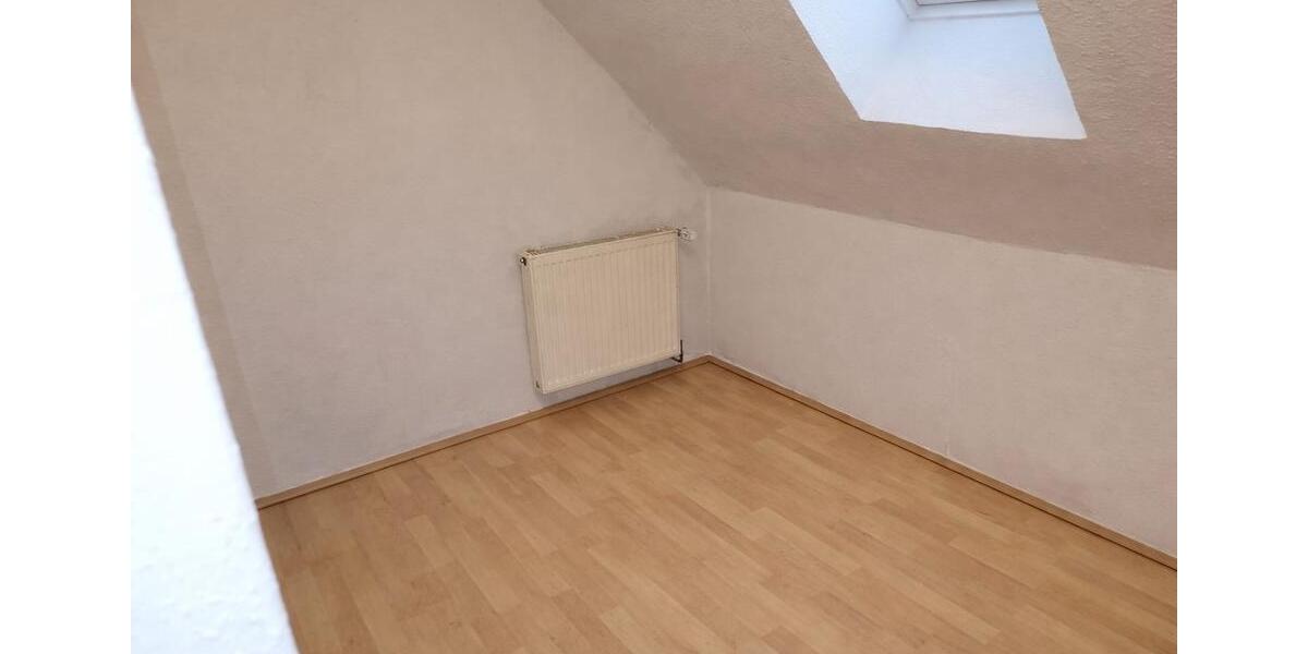 Dachgeschoßwohnung Stadtoldendorf - 4 Zimmer, 80 m&sup2;, 450&euro; | Angebot:26526977