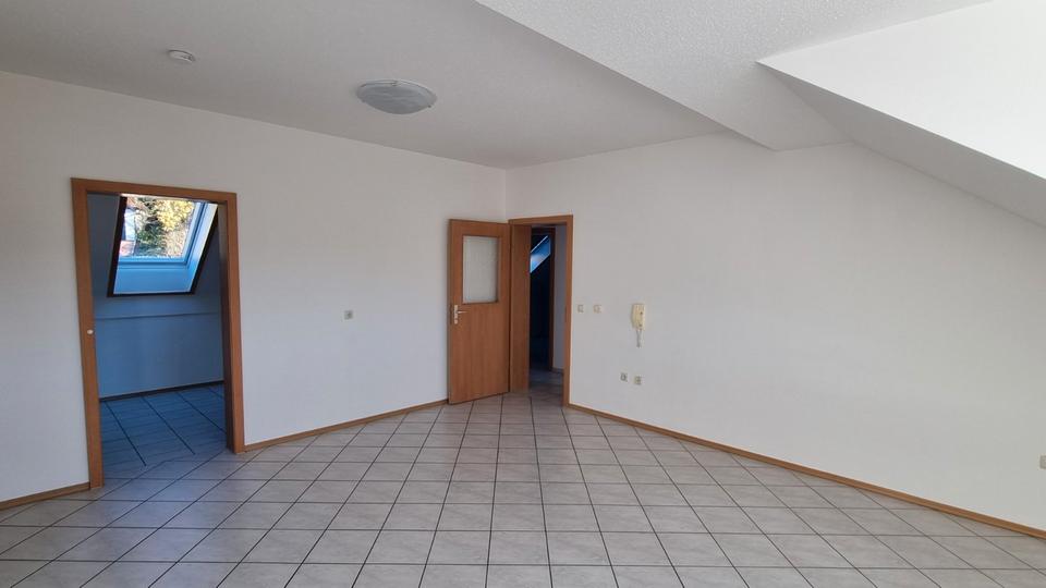 Dachgeschoßwohnung Niederviehbach - 2 Zimmer, 74 m&sup2;, 620&euro; | Angebot:26085041