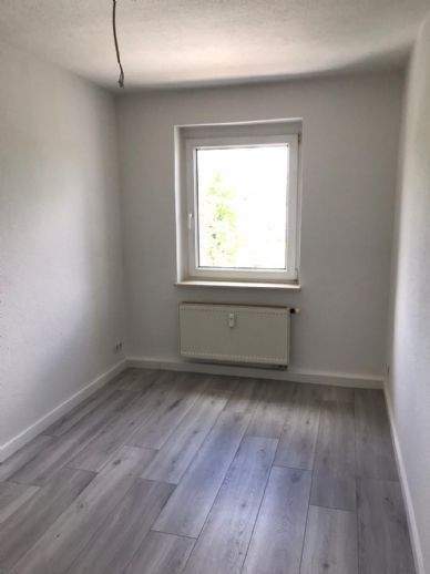 Etagenwohnung Glauchau Reinholdshain - 5 Zimmer, 105 m&sup2;, 640&euro; | Angebot:26486377