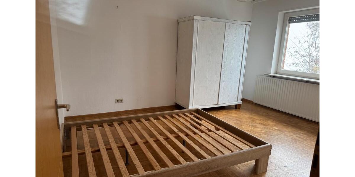 Etagenwohnung Göttingen Oststadt - 4 Zimmer, 120 m&sup2;, 350&euro; | Angebot:25048481