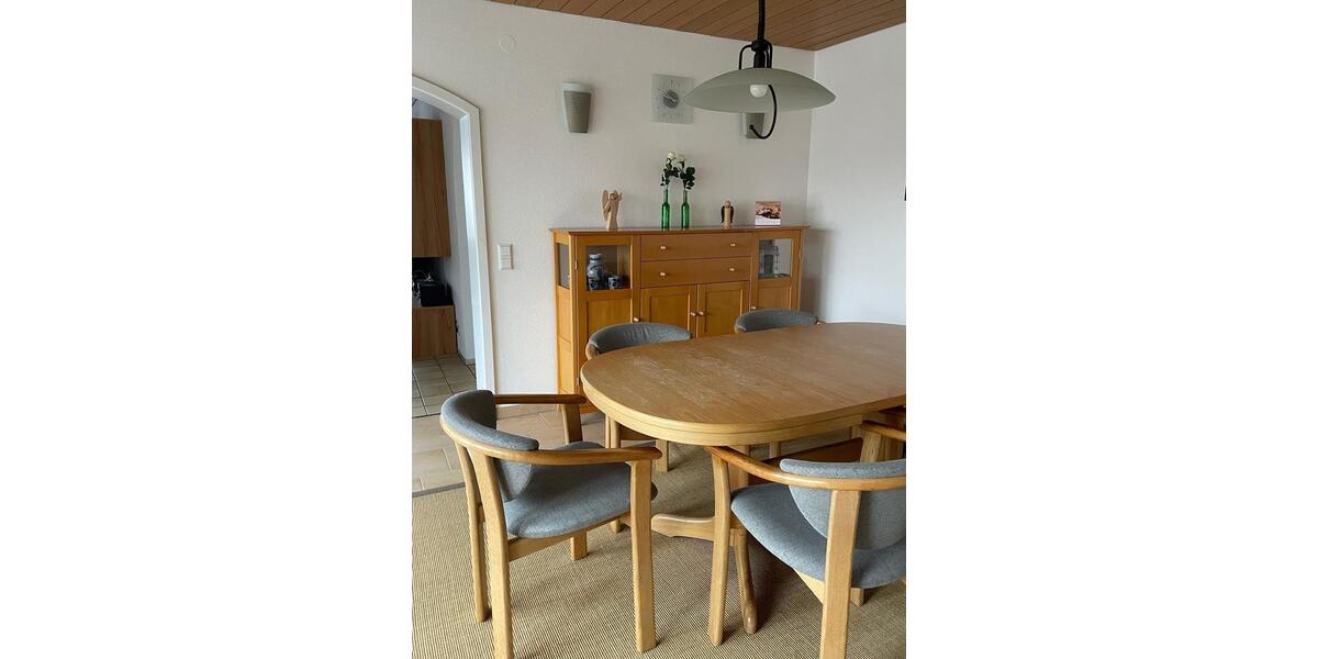 Dachgeschoßwohnung Frickenhausen - 5.5 Zimmer, 112 m&sup2;, 1.150&euro; | Angebot:24867017