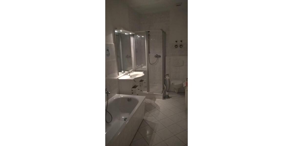 Etagenwohnung Gröditz - 2 Zimmer, 75 m&sup2;, 410&euro; | Angebot:23863088