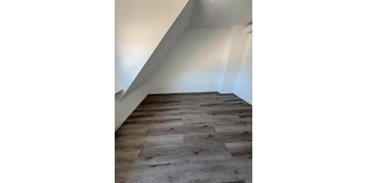 Dachgeschoßwohnung Oberhausen - 2.5 Zimmer, 50 m&sup2;, 590&euro; | Angebot:26405960