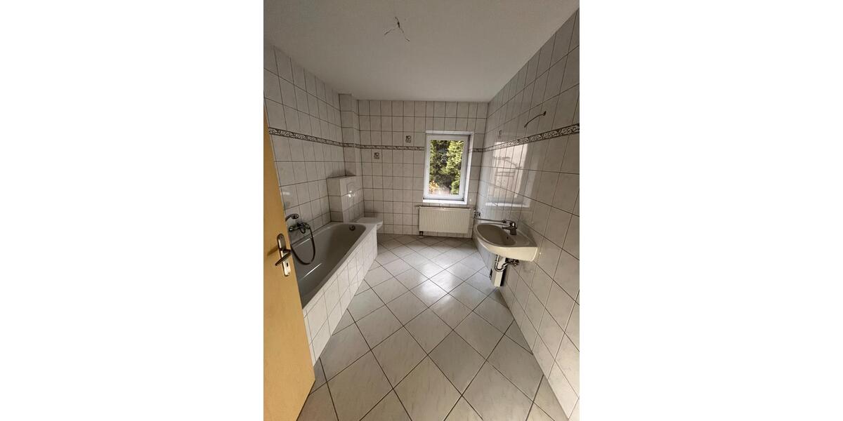 Etagenwohnung Raguhn-Jeßnitz Jeßnitz (Anhalt) - 3 Zimmer, 86 m&sup2;, 566&euro; | Angebot:25783058