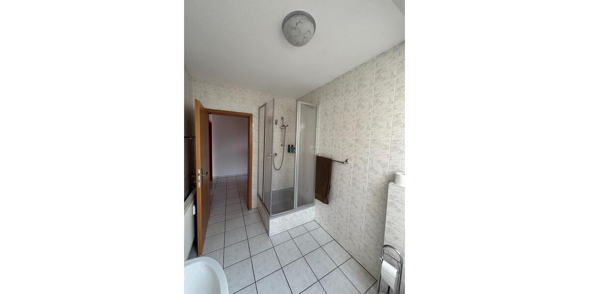 Dachgeschoßwohnung Hargesheim - 3 Zimmer, 90 m&sup2;, 950&euro; | Angebot:25842211