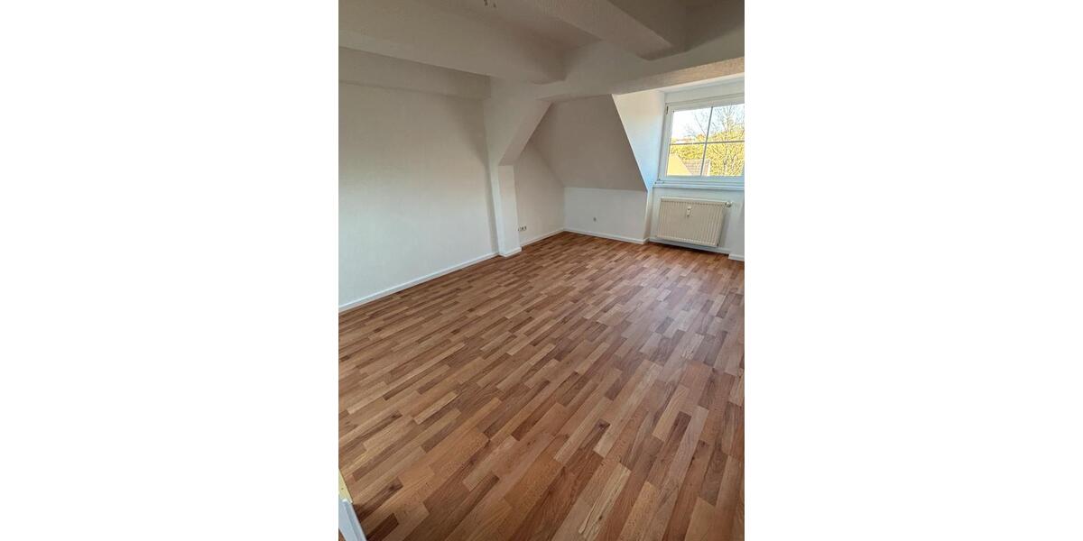 Dachgeschoßwohnung Braunsbedra Frankleben - 2 Zimmer, 35 m&sup2;, 450&euro; | Angebot:26431111