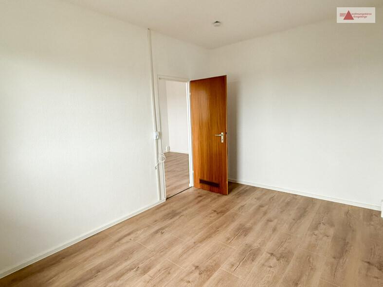 Etagenwohnung Geyer - 3 Zimmer, 55 m&sup2;, 265&euro; | Angebot:26247903