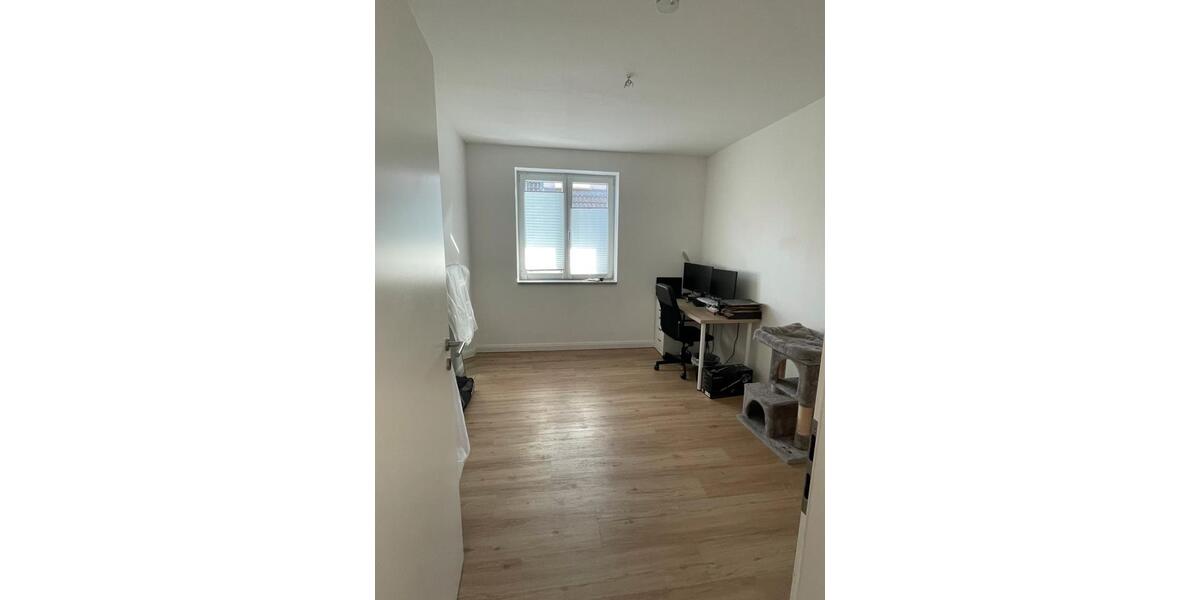 Etagenwohnung Reinfeld (Holstein) - 3 Zimmer, 85 m&sup2;, 1.300&euro; | Angebot:26446653