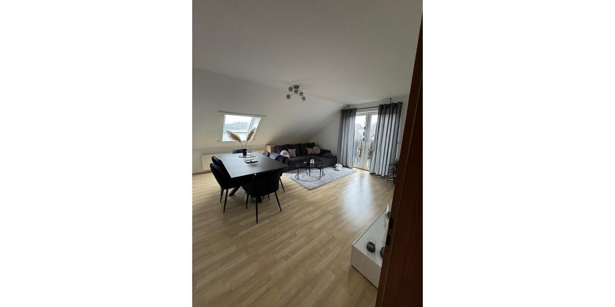 Dachgeschoßwohnung Wenden - 4 Zimmer, 105 m&sup2;, 970&euro; | Angebot:26086777