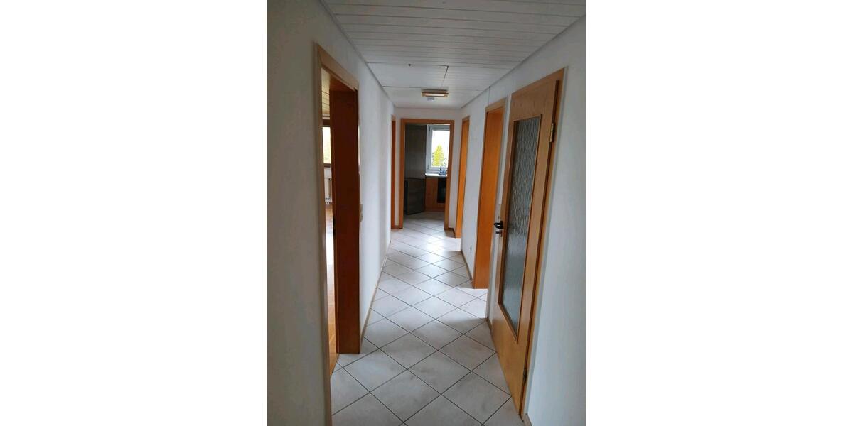 Dachgeschoßwohnung Westerheim - 2.5 Zimmer, 75 m&sup2;, 850&euro; | Angebot:26619590