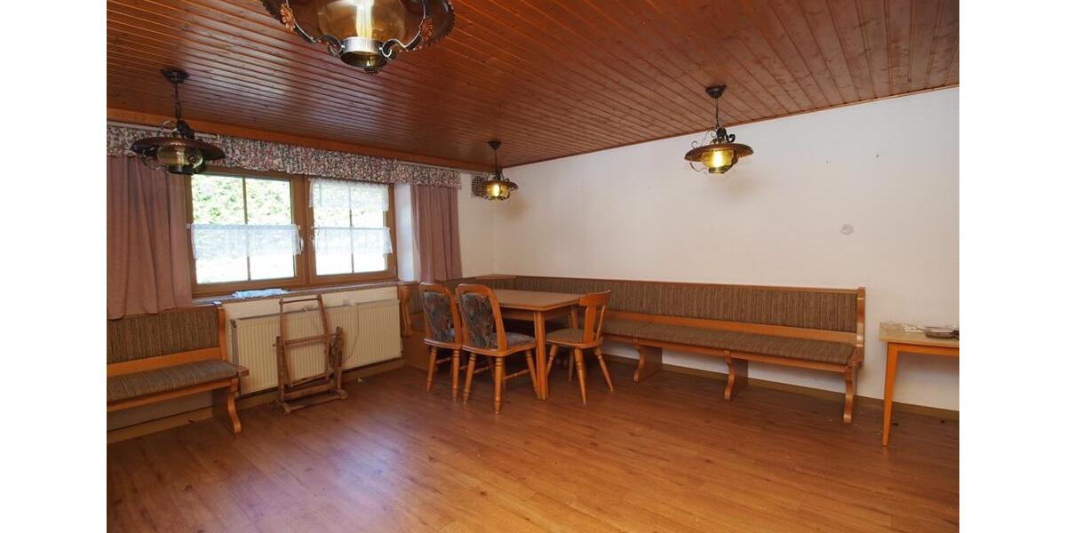 Einfamilienhaus Haibach - 8 Zimmer, 260 m&sup2;, 1.300&euro; | Angebot:26266108