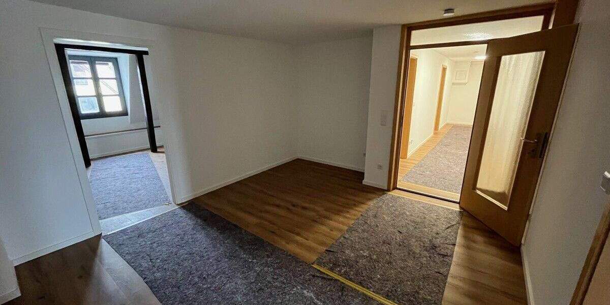 Etagenwohnung Regensburg / Reinhausen Reinhausen - 5 Zimmer, 16 m&sup2;, 520&euro; | Angebot:25686019