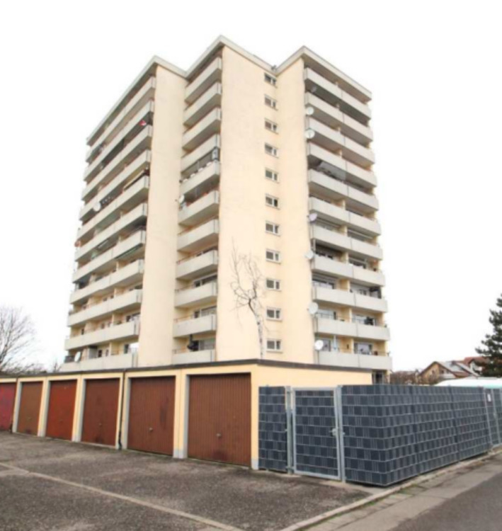 Frisch sanierte 4-Zimmer-Wohnung mit Balkon 116qm