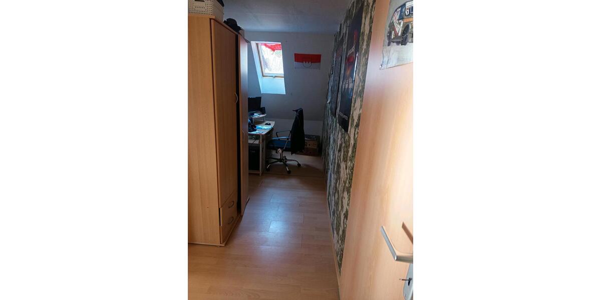 Dachgeschoßwohnung Leutershausen - 3 Zimmer, 62 m&sup2;, 500&euro; | Angebot:25720593