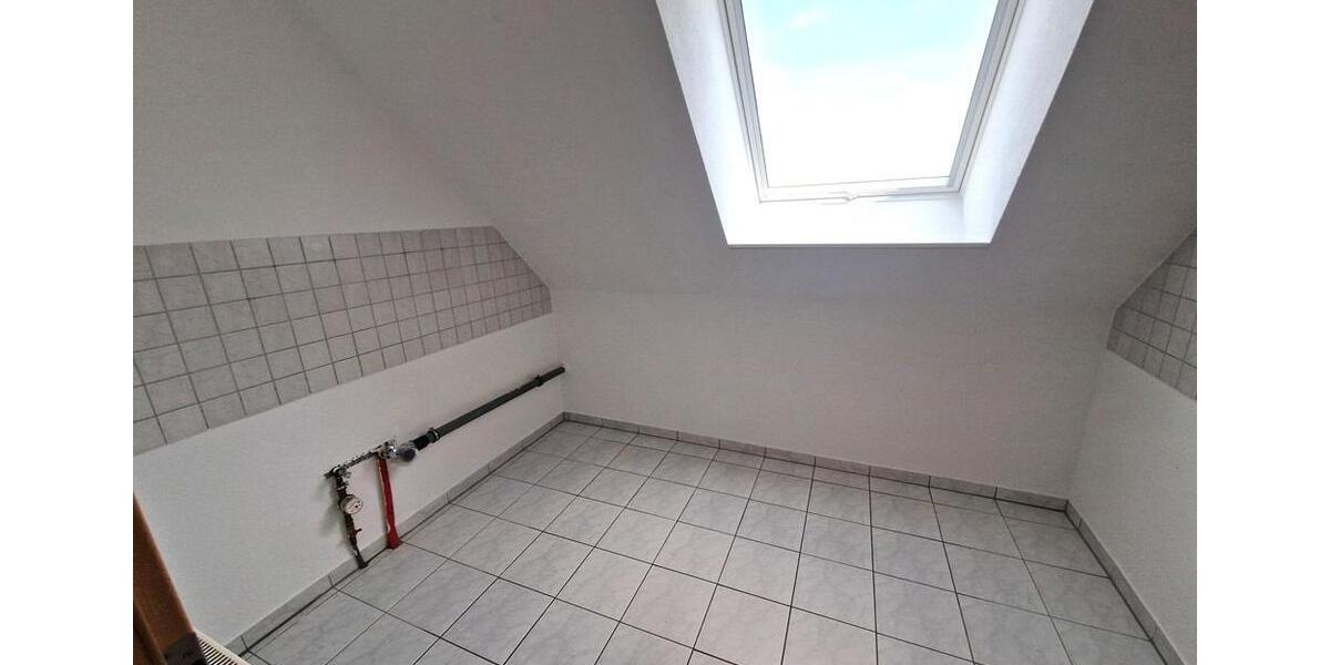 Dachgeschoßwohnung Merseburg - 2 Zimmer, 67 m&sup2;, 530&euro; | Angebot:26236506
